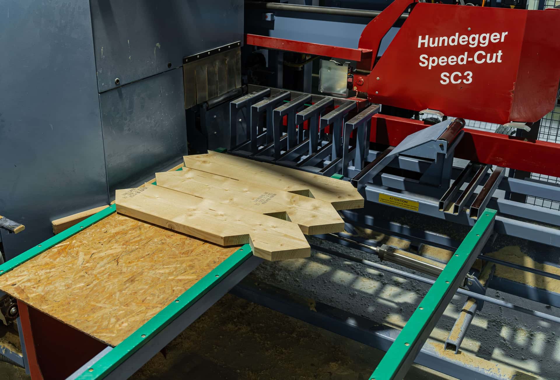 CNC iekārta ZTC ražotnē