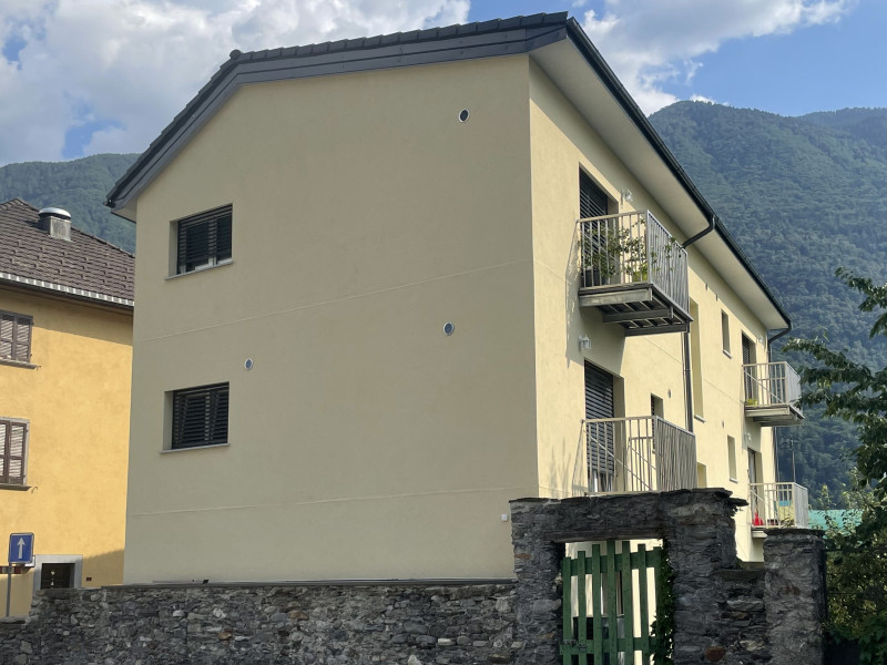 Prefab apartment house near Lugano