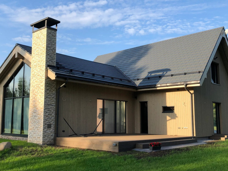 Completed private house with film-free solutions in Latvia (+reference)